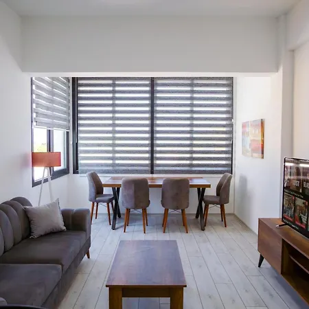 Escape 2 By Holidaykeys 公寓 凯里尼亚